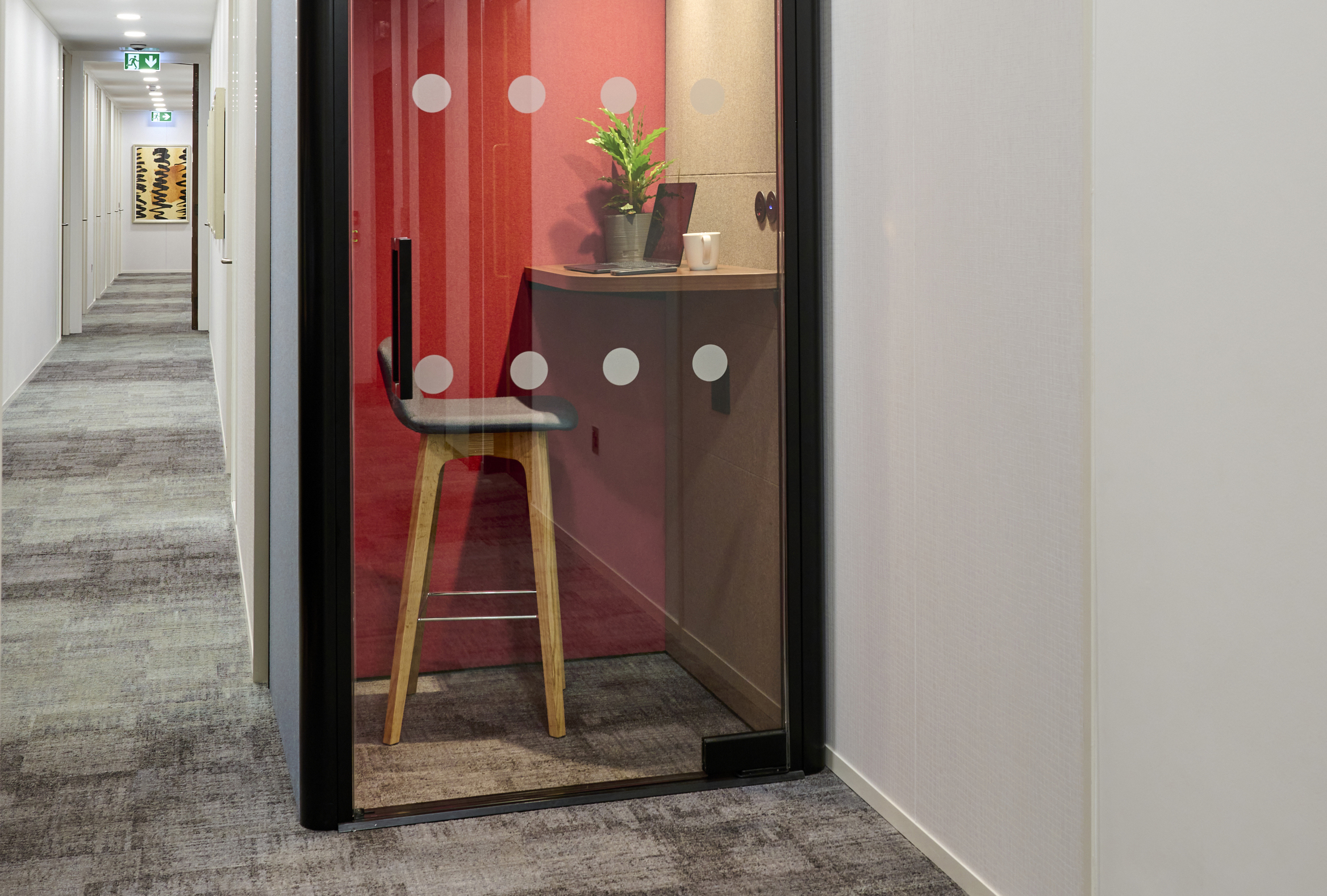 Private Office To Rent, London, W1J – photo 4