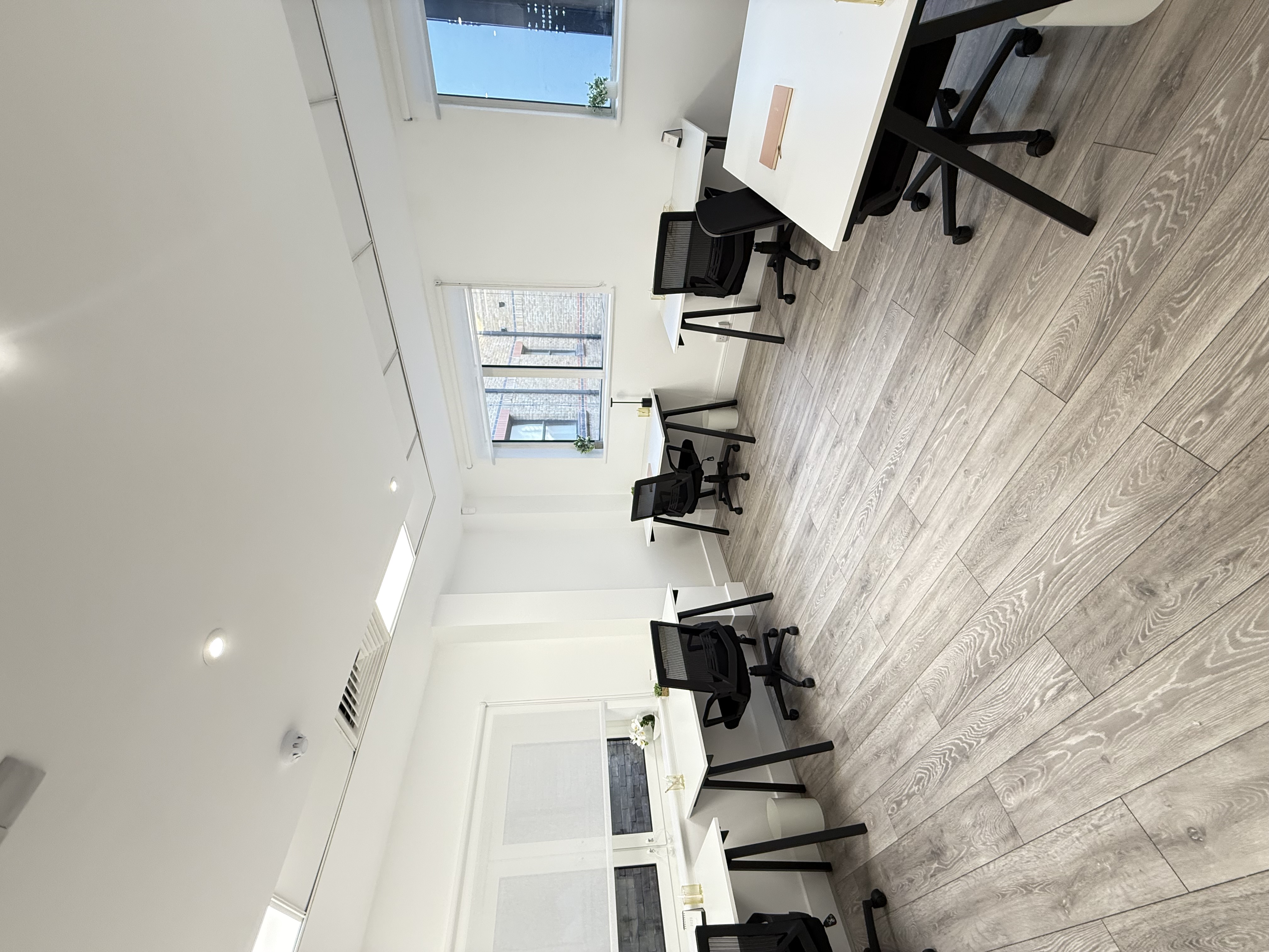 Private Office To Rent, London, SW1Y – photo 1