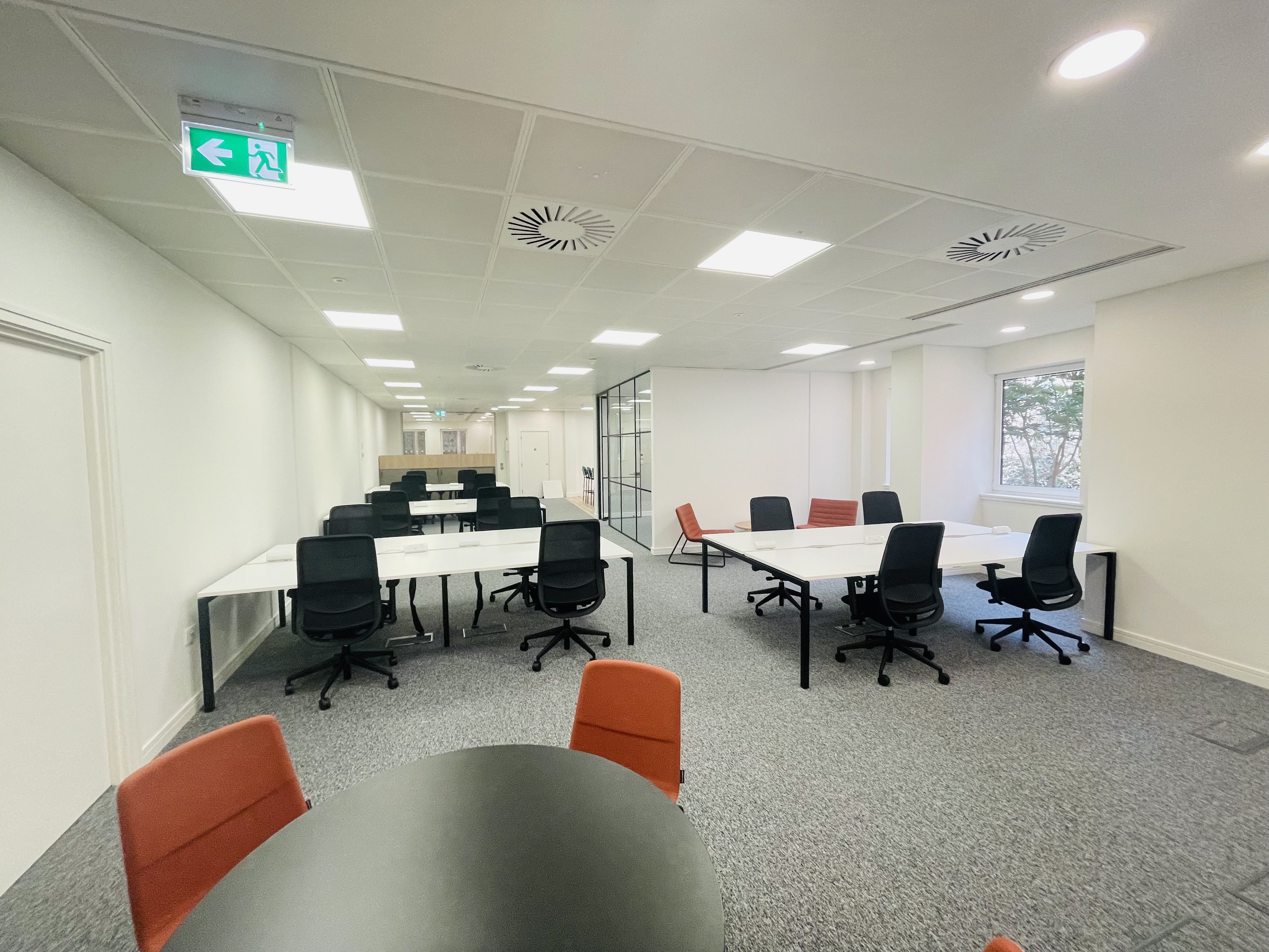 Private Office To Rent, London, EC3A – photo 2