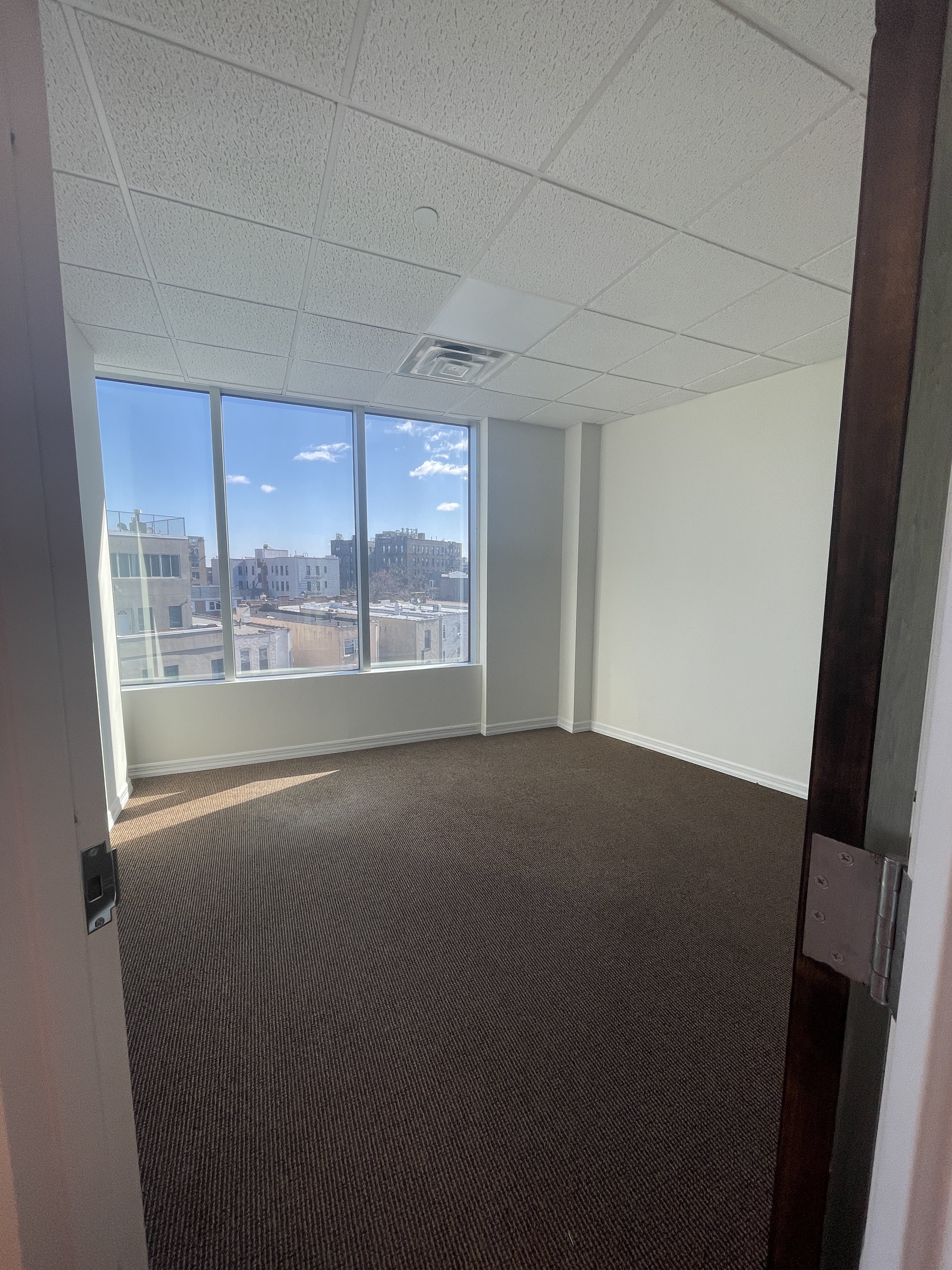 Private Office To Rent, New York, 11102 – photo 1