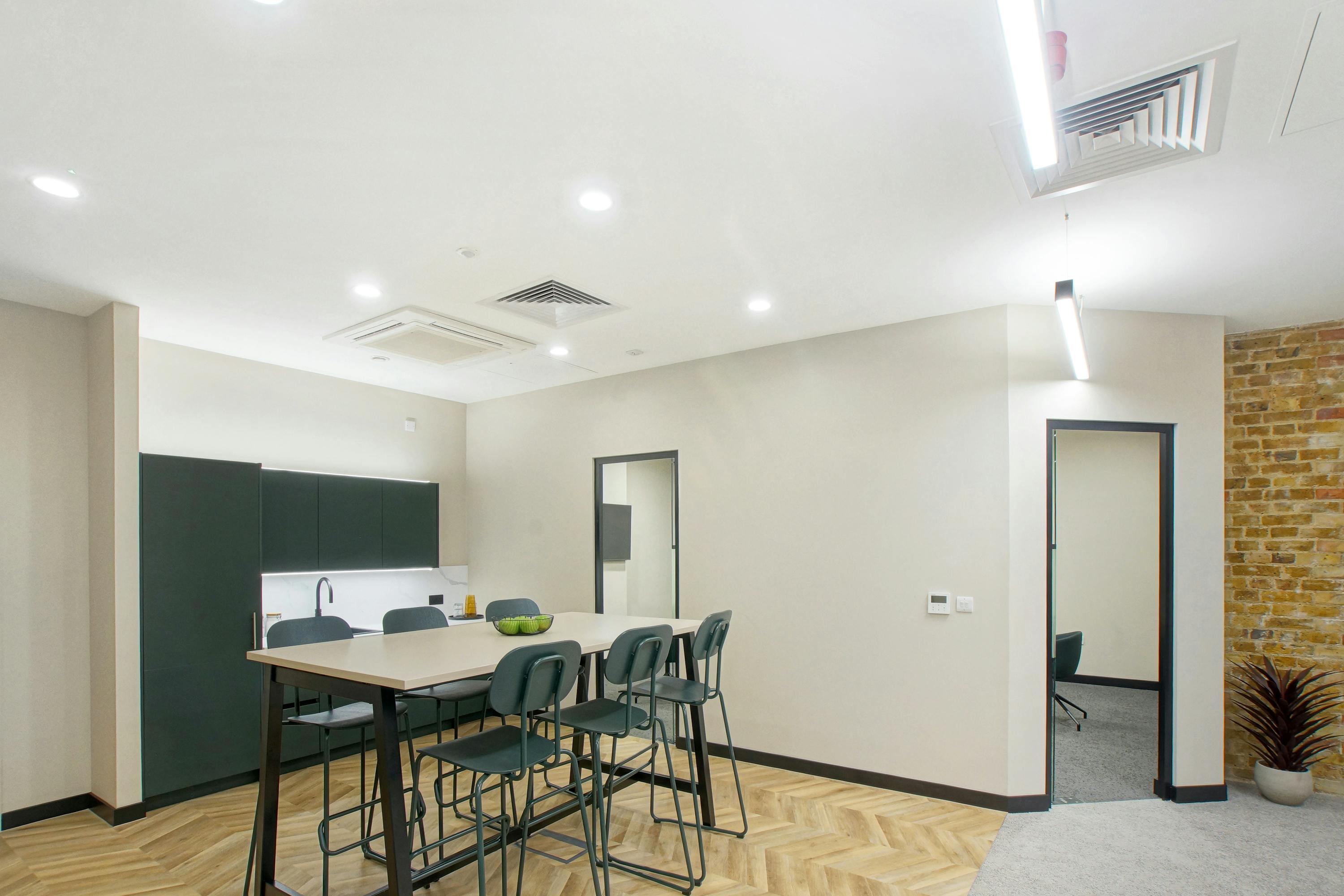 Private Office To Rent, London, EC2 – photo 4