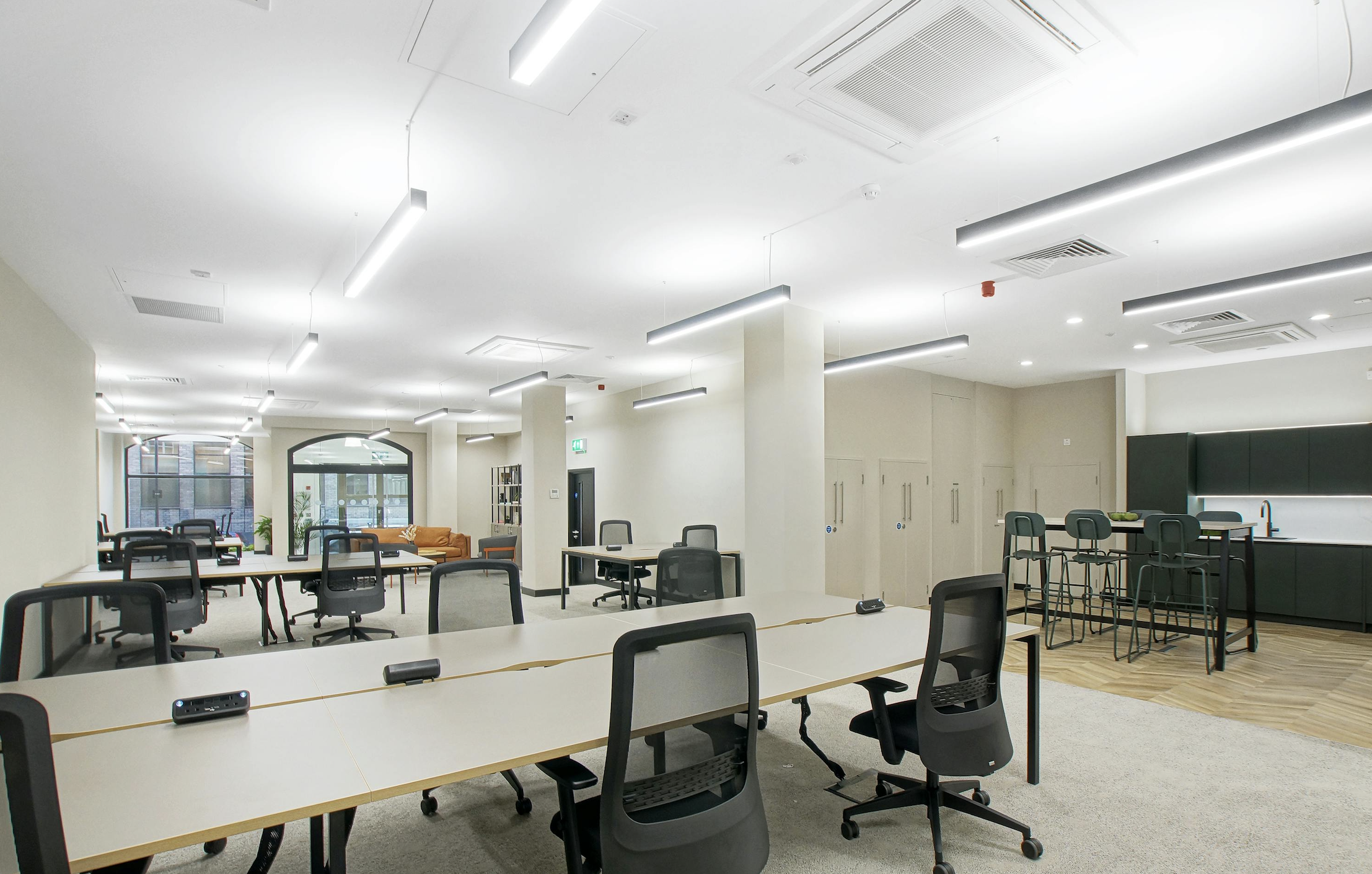 Private Office To Rent, London, EC2 – photo 3