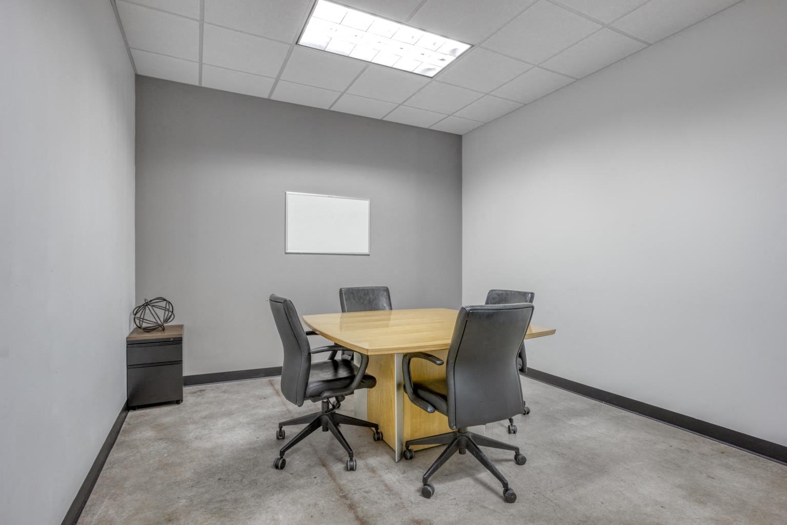 Private Office To Rent, Chicago, 60615 – photo 4
