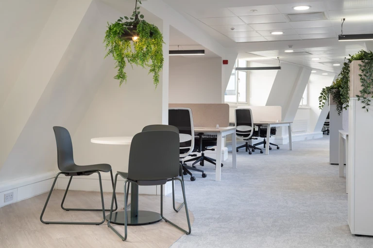 Private Office To Rent, London, EC2V – photo 3