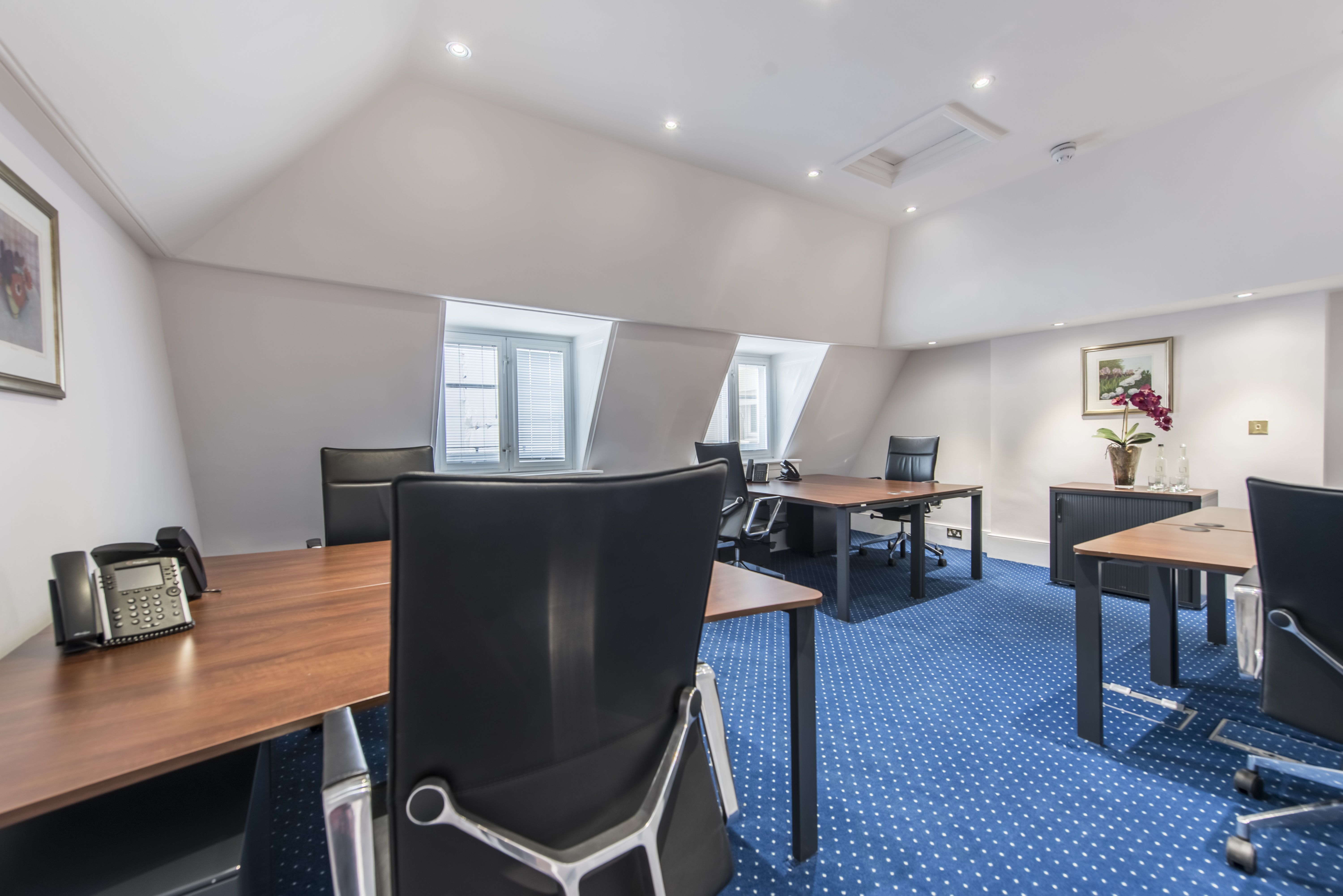 Private Office To Rent, London, W1J – photo 1