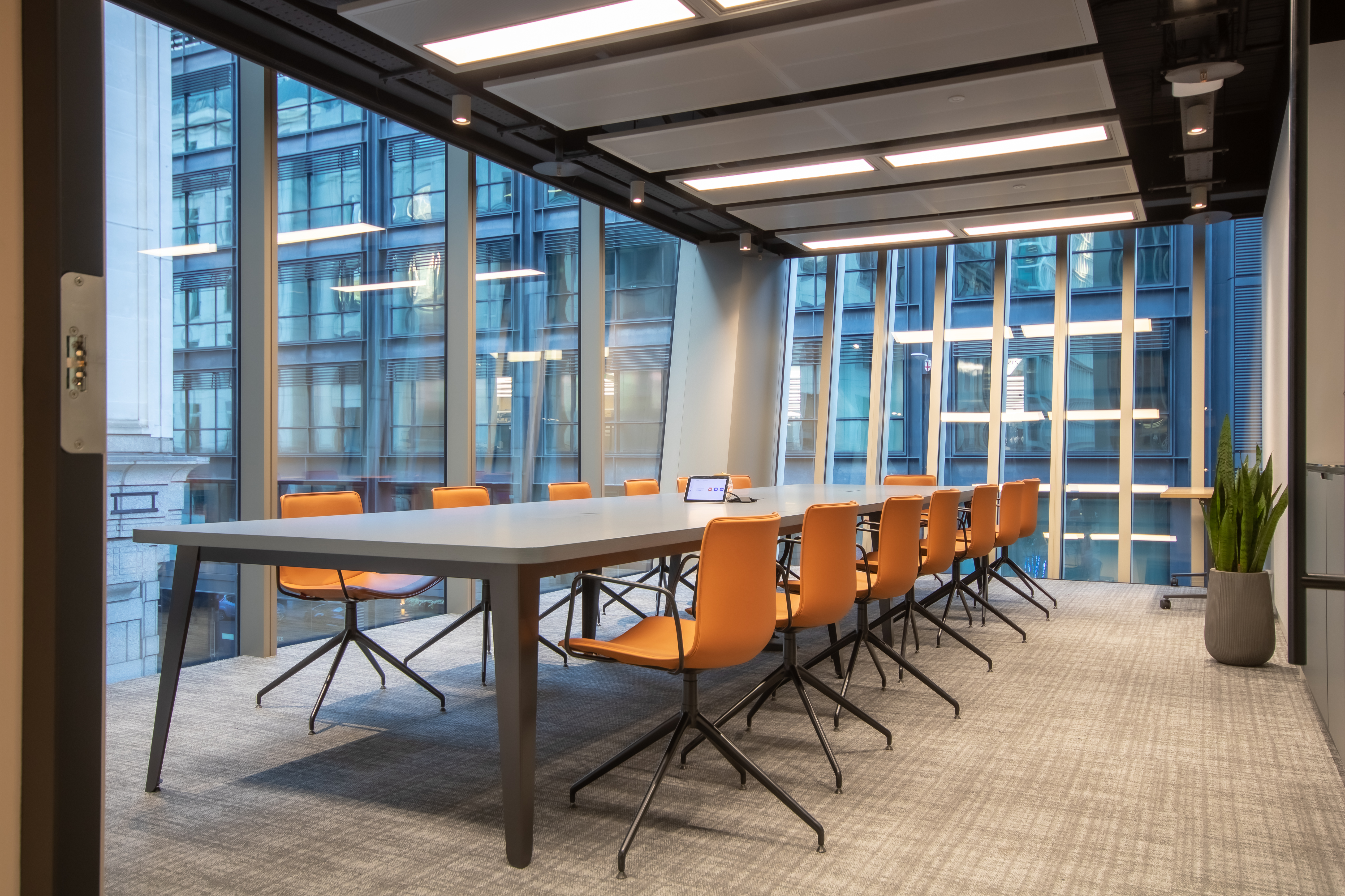 Private Office To Rent, London, EC3A – photo 1