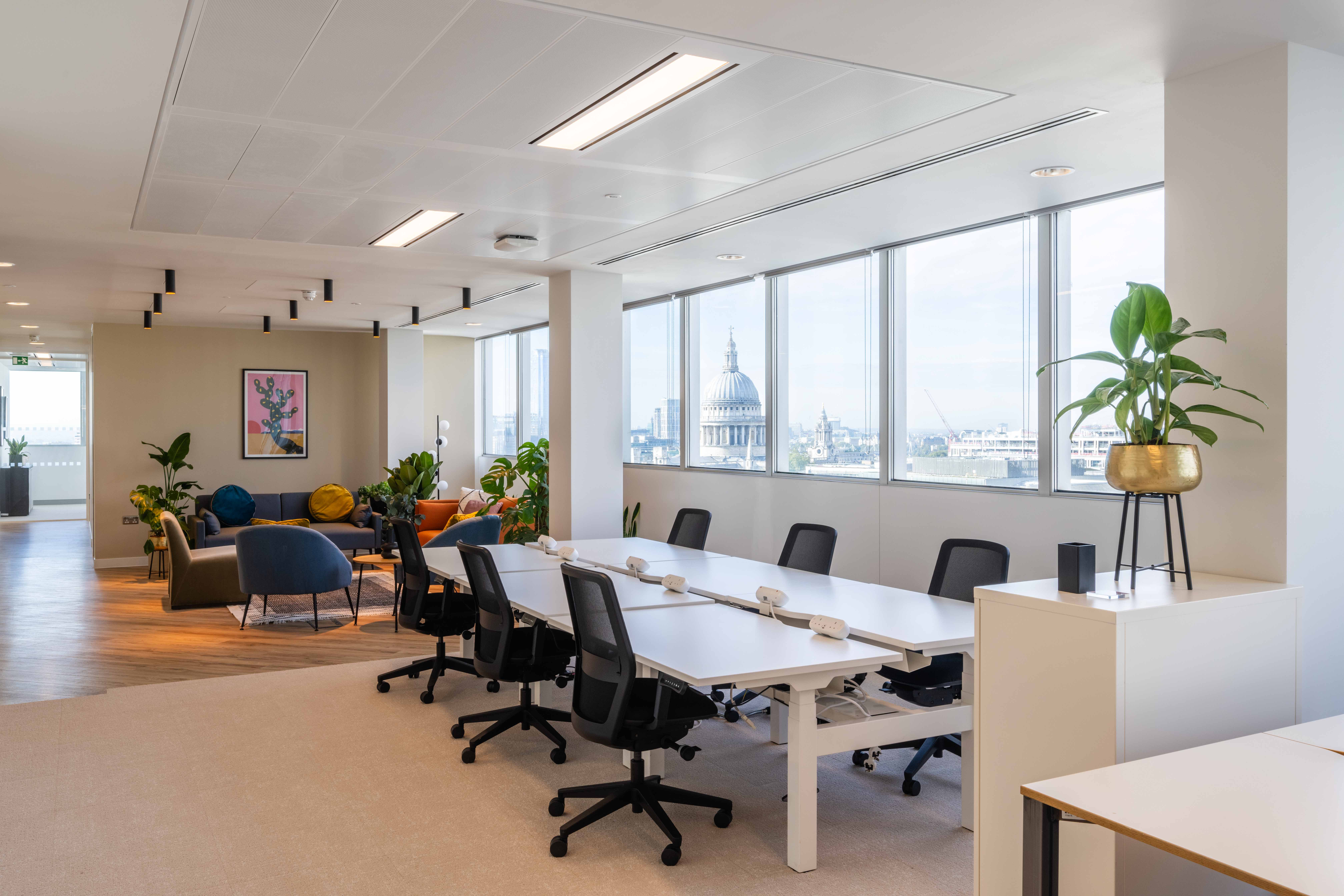 Private Office To Rent, London, EC2V – photo 1